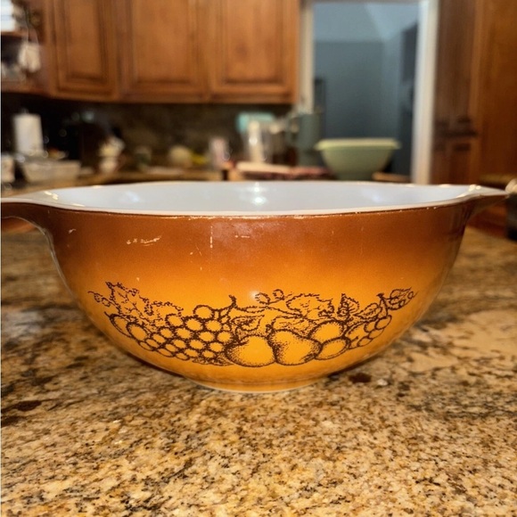 Vintage Pyrex Old Orchard 10" Cinderella Mixing Bowl 2 1/2 Quart 443 - Picture 2 of 8